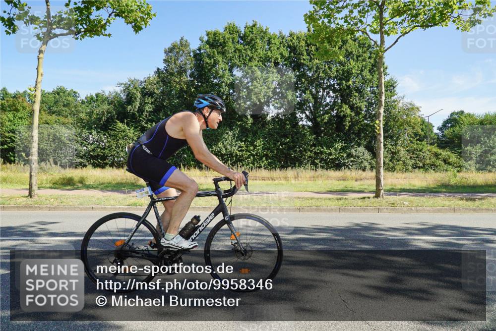 09.08.2026 - GEWOBA Citytriathlon Bremen Michael Burmester http://msf.ph/oto/9958346 09.08.2026 10:45:46 Radfahren 355, 400, 465, 528 meine-sportfotos.de