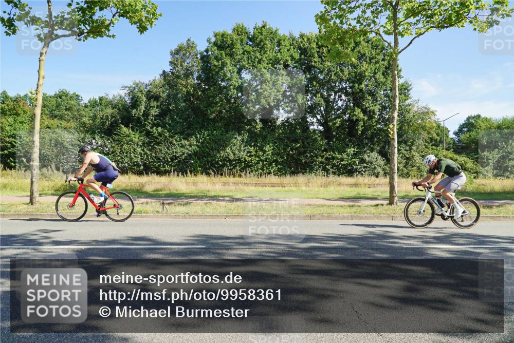 09.08.2026 - GEWOBA Citytriathlon Bremen Michael Burmester http://msf.ph/oto/9958361 09.08.2026 10:46:16 Radfahren 325, 328, 332, 343, 364, 366, 379, 407, 408, 502 meine-sportfotos.de