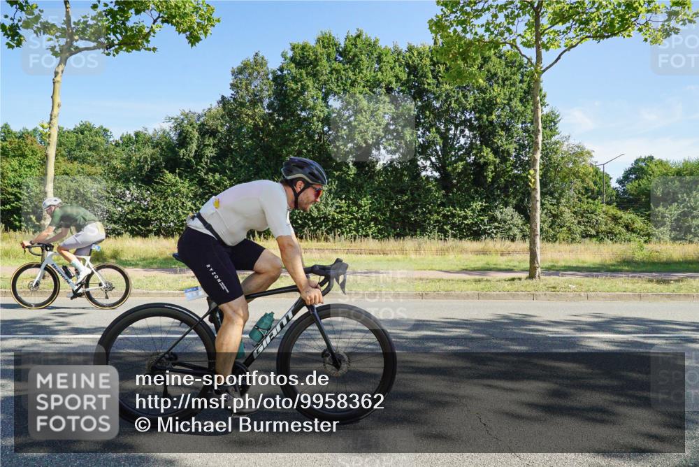 09.08.2026 - GEWOBA Citytriathlon Bremen Michael Burmester http://msf.ph/oto/9958362 09.08.2026 10:46:17 Radfahren 325, 328, 332, 343, 364, 366, 379, 407, 408, 502 meine-sportfotos.de
