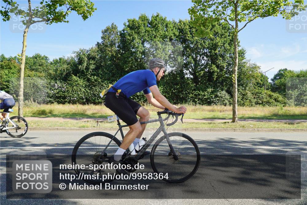 09.08.2026 - GEWOBA Citytriathlon Bremen Michael Burmester http://msf.ph/oto/9958364 09.08.2026 10:46:19 Radfahren 325, 328, 332, 343, 364, 366, 379, 408, 502 meine-sportfotos.de