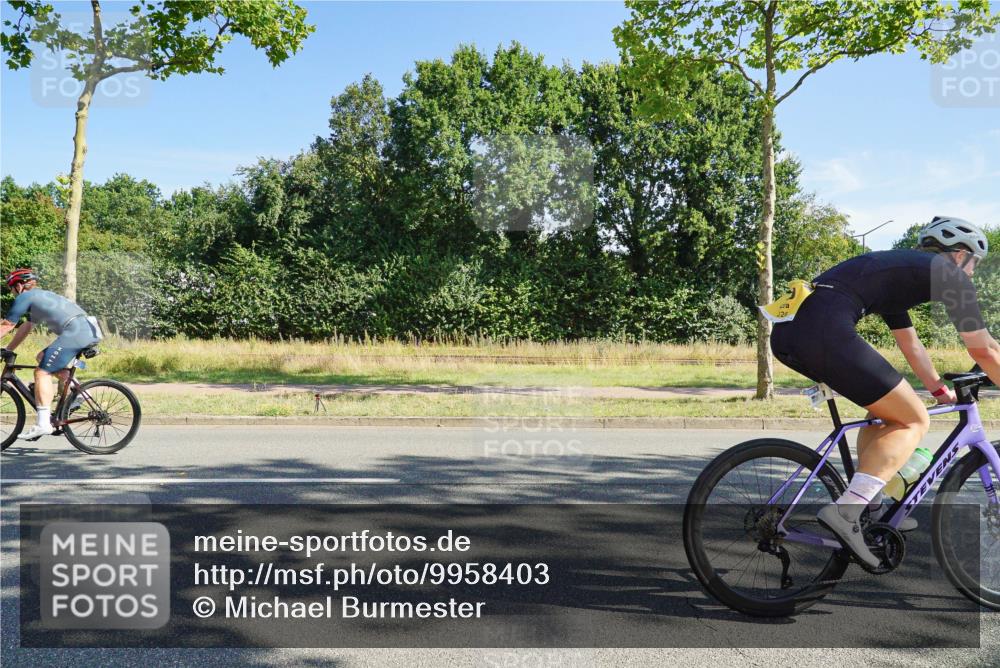 09.08.2026 - GEWOBA Citytriathlon Bremen Michael Burmester http://msf.ph/oto/9958403 09.08.2026 10:47:37 Radfahren 295, 298, 479, 516 meine-sportfotos.de