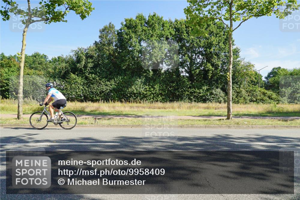 09.08.2026 - GEWOBA Citytriathlon Bremen Michael Burmester http://msf.ph/oto/9958409 09.08.2026 10:47:50 Radfahren 25, 295, 363, 396, 437 meine-sportfotos.de