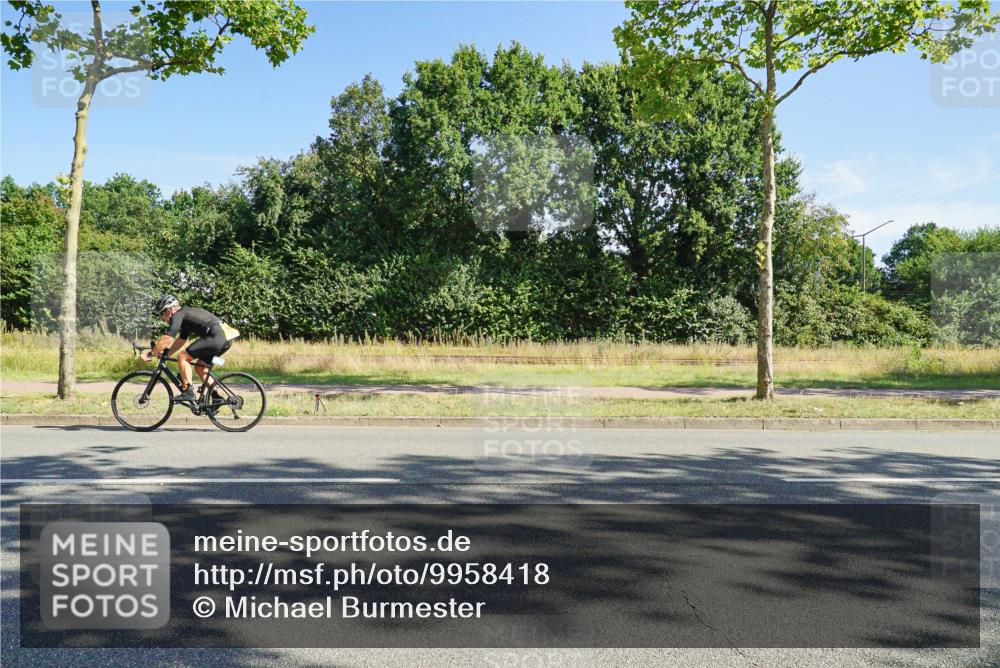09.08.2026 - GEWOBA Citytriathlon Bremen Michael Burmester http://msf.ph/oto/9958418 09.08.2026 10:48:14 Radfahren 177, 239, 300, 312, 327, 356, 520 meine-sportfotos.de