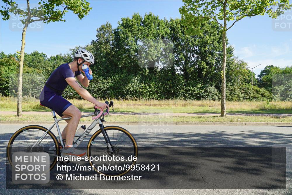 09.08.2026 - GEWOBA Citytriathlon Bremen Michael Burmester http://msf.ph/oto/9958421 09.08.2026 10:48:20 Radfahren 239, 312, 352, 356, 520 meine-sportfotos.de