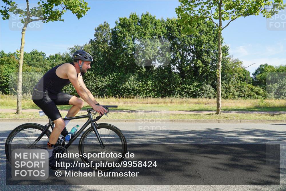 09.08.2026 - GEWOBA Citytriathlon Bremen Michael Burmester http://msf.ph/oto/9958424 09.08.2026 10:48:28 Radfahren 239, 289, 312, 352, 356, 520 meine-sportfotos.de