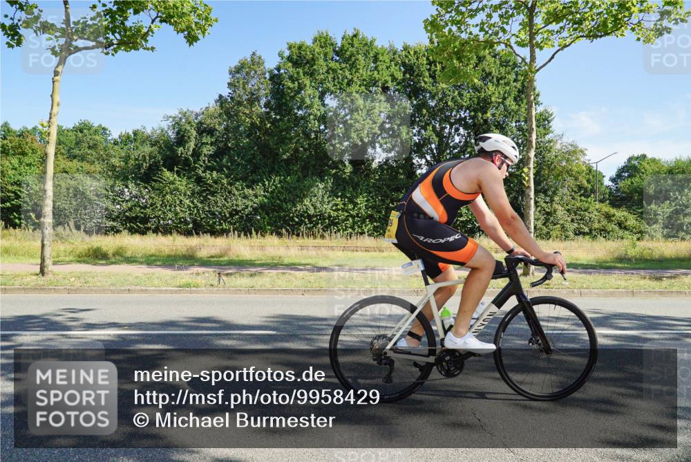 09.08.2026 - GEWOBA Citytriathlon Bremen Michael Burmester http://msf.ph/oto/9958429 09.08.2026 10:48:37 Radfahren 289, 352, 394, 405, 472 meine-sportfotos.de