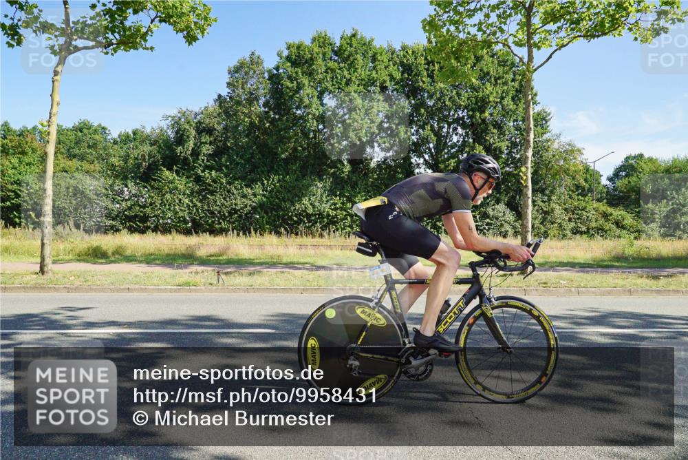 09.08.2026 - GEWOBA Citytriathlon Bremen Michael Burmester http://msf.ph/oto/9958431 09.08.2026 10:48:40 Radfahren 289, 394, 405, 472 meine-sportfotos.de
