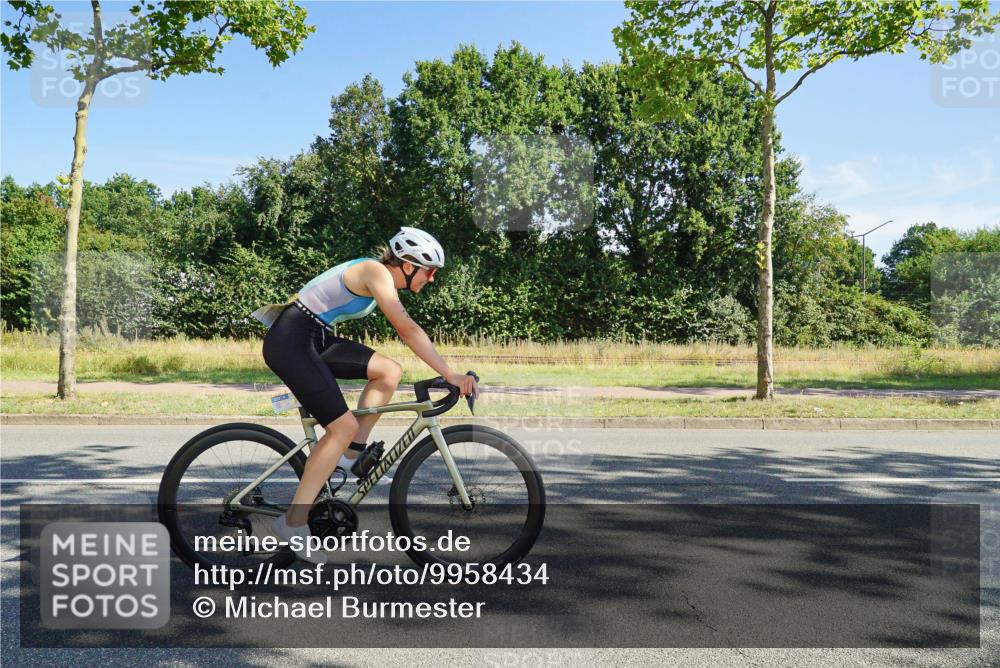 09.08.2026 - GEWOBA Citytriathlon Bremen Michael Burmester http://msf.ph/oto/9958434 09.08.2026 10:48:46 Radfahren 213, 289, 394, 405, 472 meine-sportfotos.de