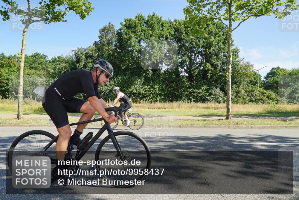 09.08.2026 - GEWOBA Citytriathlon Bremen Michael Burmester http://msf.ph/oto/9958437 09.08.2026 10:49:07 Radfahren 294, 388 meine-sportfotos.de