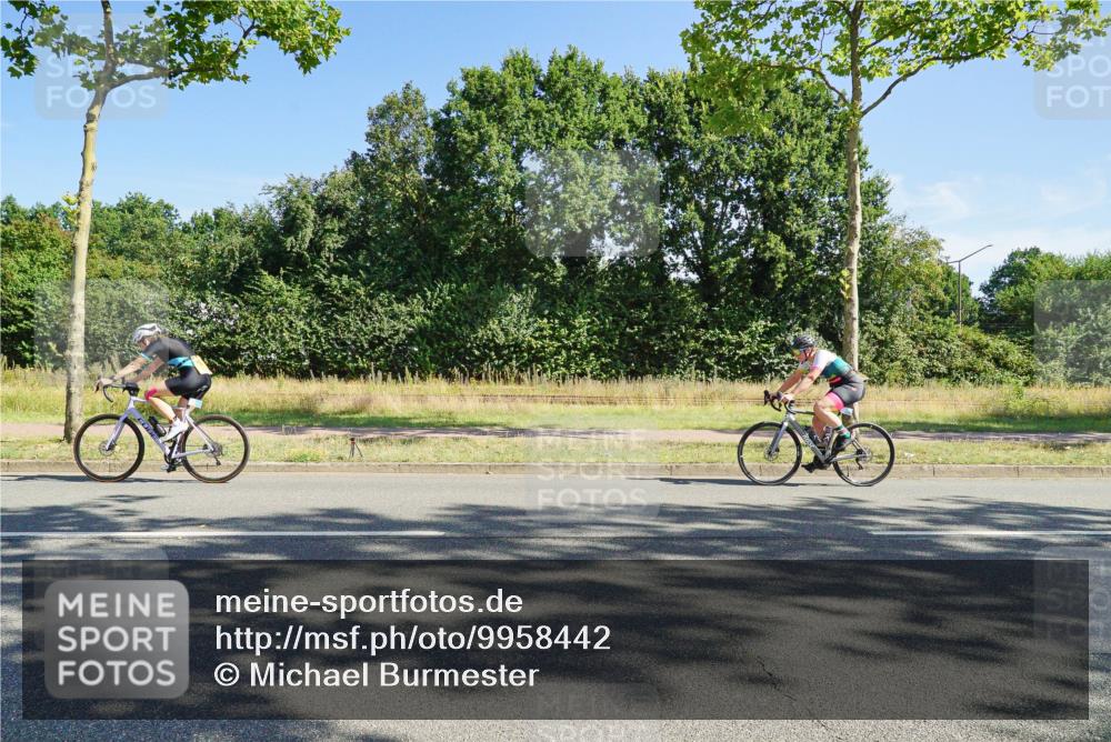 09.08.2026 - GEWOBA Citytriathlon Bremen Michael Burmester http://msf.ph/oto/9958442 09.08.2026 10:49:16 Radfahren 294, 388, 430, 454, 497 meine-sportfotos.de