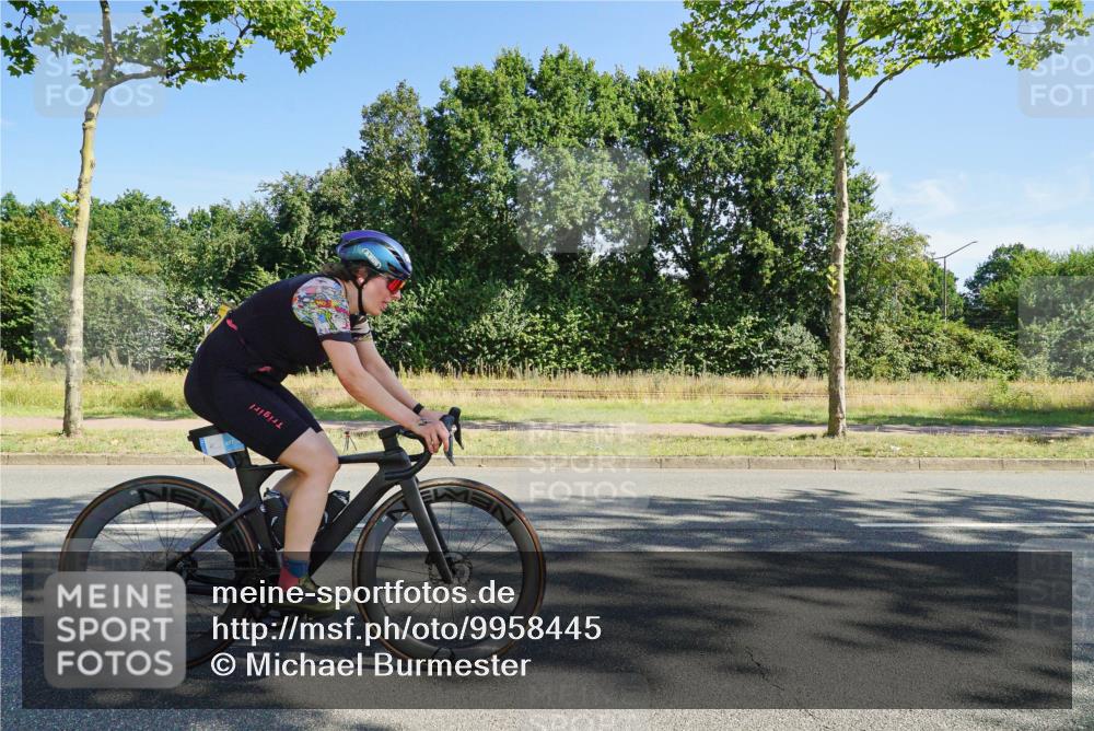 09.08.2026 - GEWOBA Citytriathlon Bremen Michael Burmester http://msf.ph/oto/9958445 09.08.2026 10:49:20 Radfahren 294, 320, 413, 430, 454, 497 meine-sportfotos.de