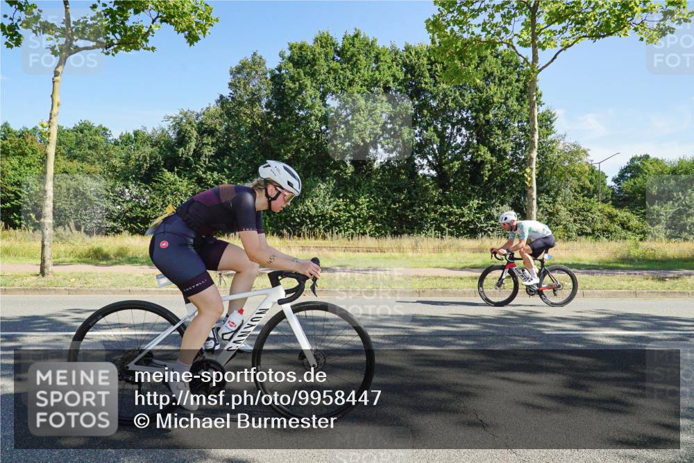 09.08.2026 - GEWOBA Citytriathlon Bremen Michael Burmester http://msf.ph/oto/9958447 09.08.2026 10:49:23 Radfahren 294, 320, 413, 430, 454, 497 meine-sportfotos.de