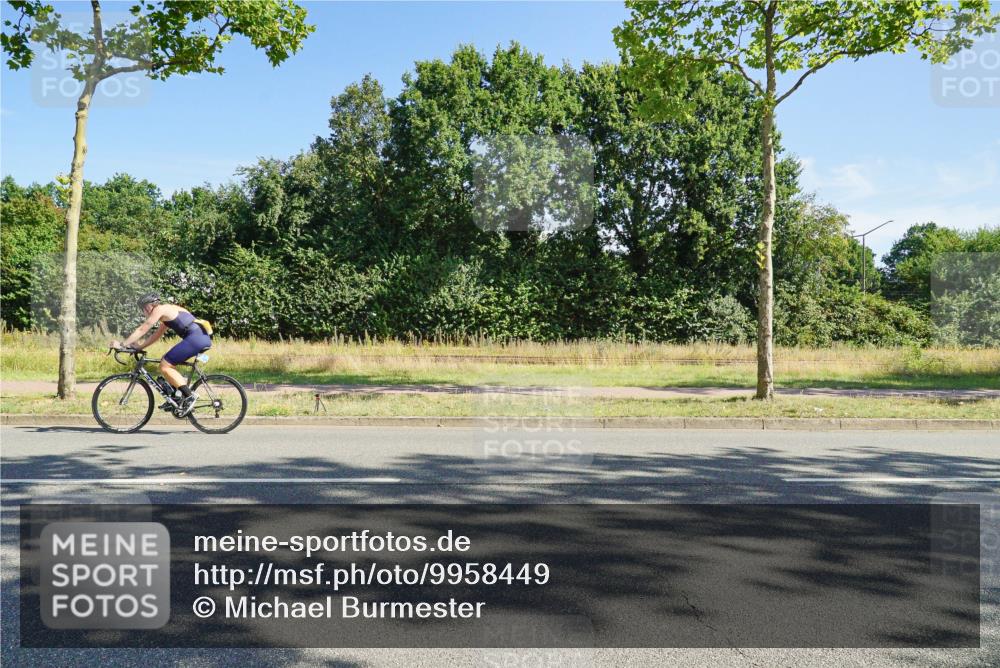 09.08.2026 - GEWOBA Citytriathlon Bremen Michael Burmester http://msf.ph/oto/9958449 09.08.2026 10:49:24 Radfahren 294, 320, 413, 430, 454, 497 meine-sportfotos.de