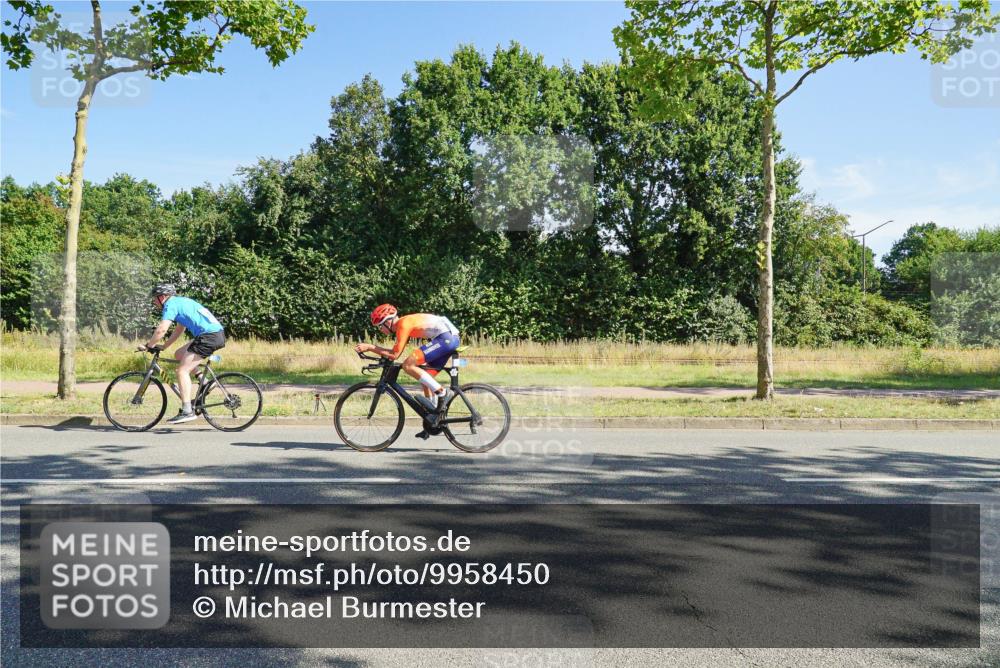 09.08.2026 - GEWOBA Citytriathlon Bremen Michael Burmester http://msf.ph/oto/9958450 09.08.2026 10:49:26 Radfahren 299, 320, 413, 430, 454, 497 meine-sportfotos.de