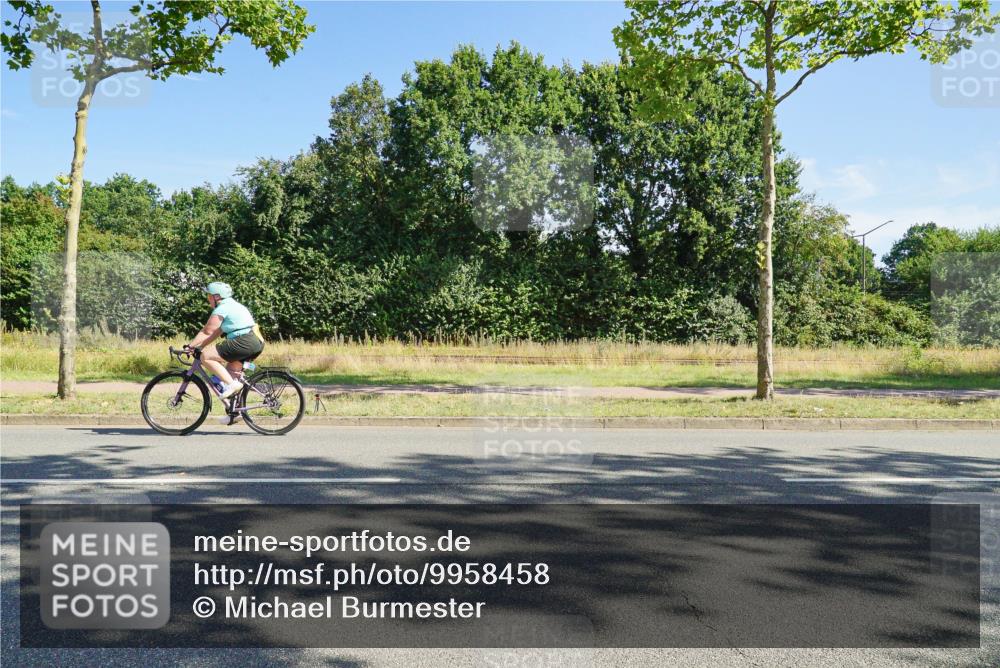 09.08.2026 - GEWOBA Citytriathlon Bremen Michael Burmester http://msf.ph/oto/9958458 09.08.2026 10:49:35 Radfahren 299, 320, 413, 508 meine-sportfotos.de