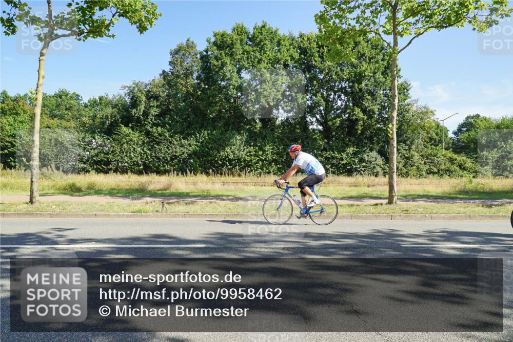 09.08.2026 - GEWOBA Citytriathlon Bremen Michael Burmester http://msf.ph/oto/9958462 09.08.2026 10:49:52 Radfahren 317, 410 meine-sportfotos.de