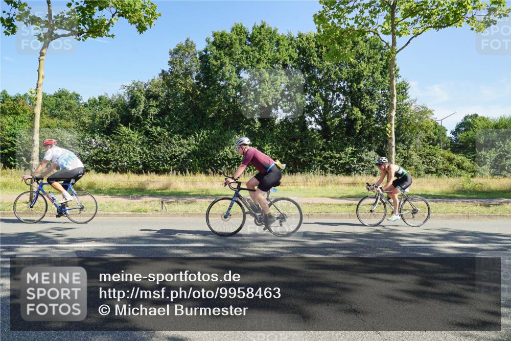 09.08.2026 - GEWOBA Citytriathlon Bremen Michael Burmester http://msf.ph/oto/9958463 09.08.2026 10:49:52 Radfahren 317, 410 meine-sportfotos.de