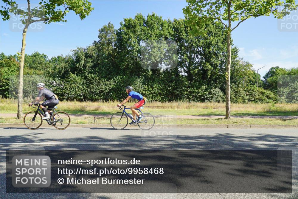 09.08.2026 - GEWOBA Citytriathlon Bremen Michael Burmester http://msf.ph/oto/9958468 09.08.2026 10:49:59 Radfahren 317, 334, 410, 458, 489 meine-sportfotos.de