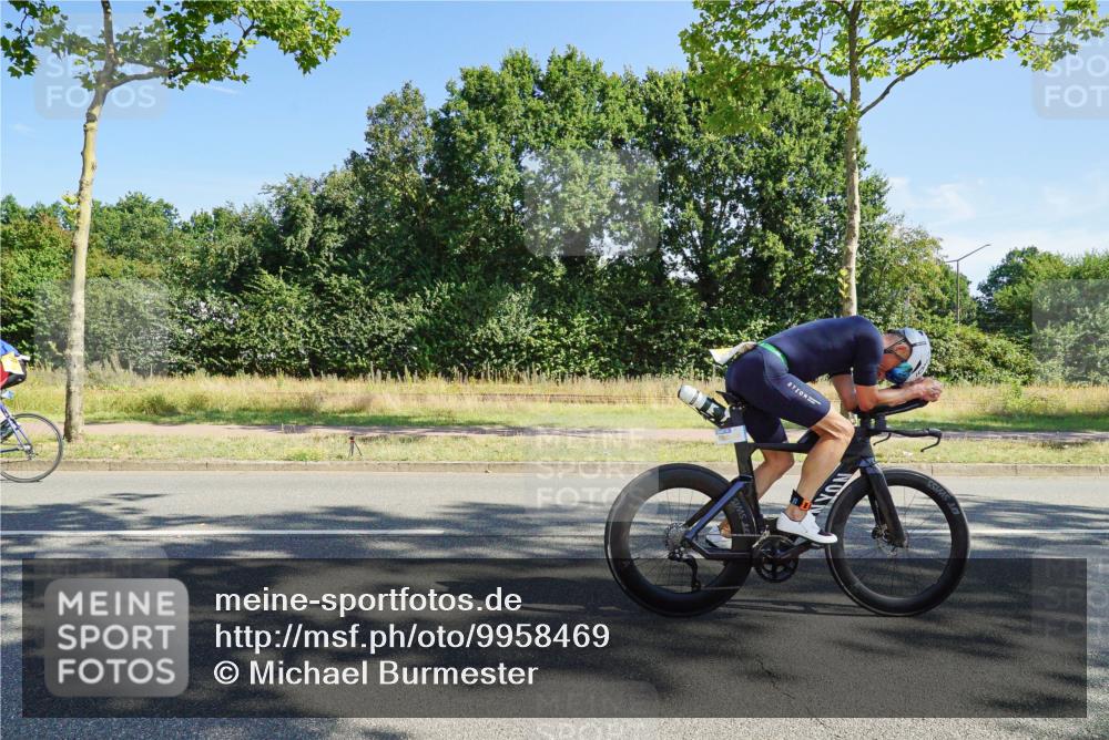 09.08.2026 - GEWOBA Citytriathlon Bremen Michael Burmester http://msf.ph/oto/9958469 09.08.2026 10:49:59 Radfahren 317, 334, 410, 458, 489 meine-sportfotos.de