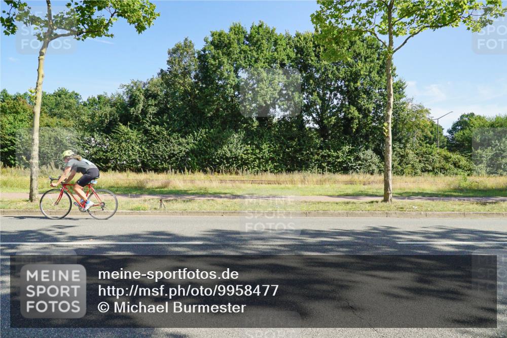 09.08.2026 - GEWOBA Citytriathlon Bremen Michael Burmester http://msf.ph/oto/9958477 09.08.2026 10:50:11 Radfahren 27, 39, 129, 189, 215, 288, 334, 385, 410, 419, 458, 489 meine-sportfotos.de