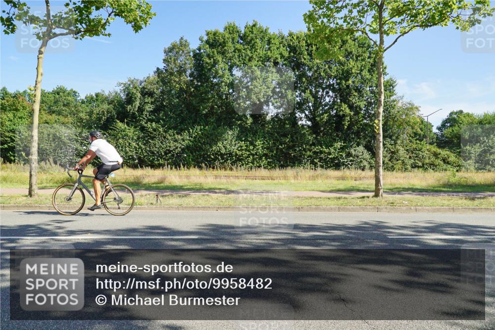 09.08.2026 - GEWOBA Citytriathlon Bremen Michael Burmester http://msf.ph/oto/9958482 09.08.2026 10:50:16 Radfahren 27, 39, 129, 189, 215, 288, 385, 419, 457, 489 meine-sportfotos.de