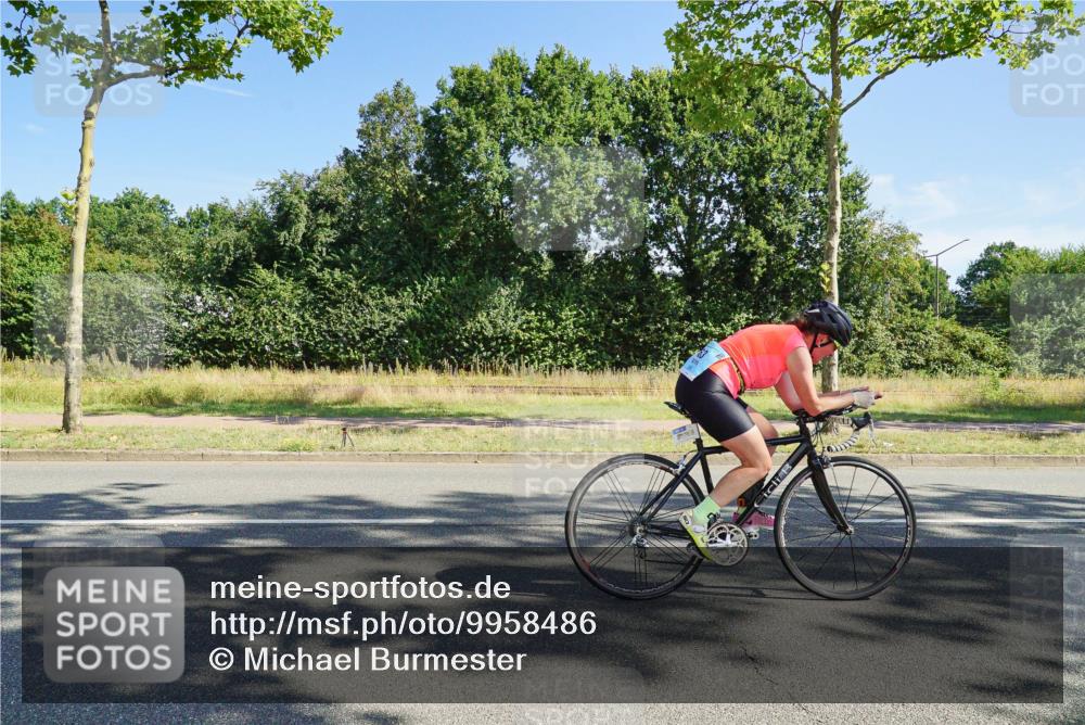 09.08.2026 - GEWOBA Citytriathlon Bremen Michael Burmester http://msf.ph/oto/9958486 09.08.2026 10:50:25 Radfahren 27, 39, 63, 215, 288, 350, 385, 419, 450, 457 meine-sportfotos.de