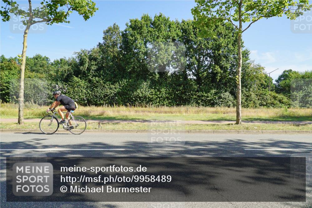 09.08.2026 - GEWOBA Citytriathlon Bremen Michael Burmester http://msf.ph/oto/9958489 09.08.2026 10:50:33 Radfahren 1, 7, 63, 350, 450, 457, 470, 486, 532 meine-sportfotos.de