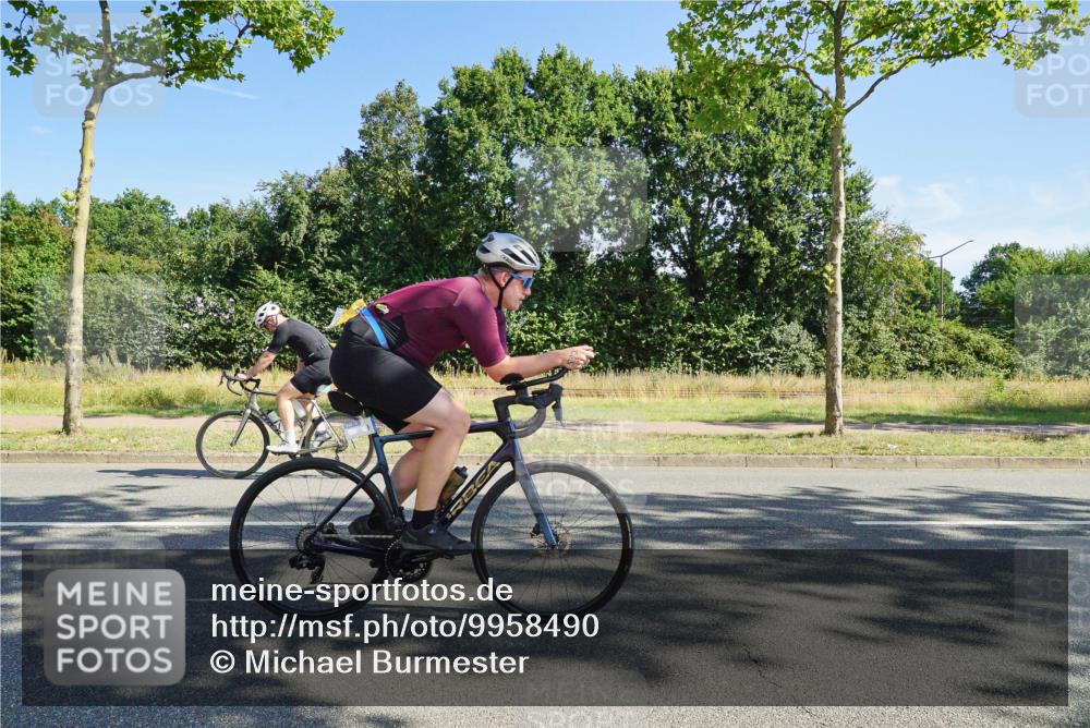 09.08.2026 - GEWOBA Citytriathlon Bremen Michael Burmester http://msf.ph/oto/9958490 09.08.2026 10:50:38 Radfahren 1, 7, 63, 83, 337, 350, 450, 470, 481, 482, 486, 526, 532 meine-sportfotos.de