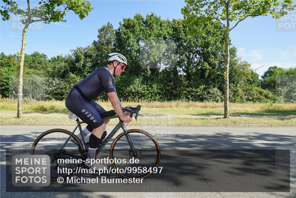 09.08.2026 - GEWOBA Citytriathlon Bremen Michael Burmester http://msf.ph/oto/9958497 09.08.2026 10:50:46 Radfahren 1, 7, 83, 137, 167, 313, 337, 370, 470, 481, 482, 486, 526, 532 meine-sportfotos.de