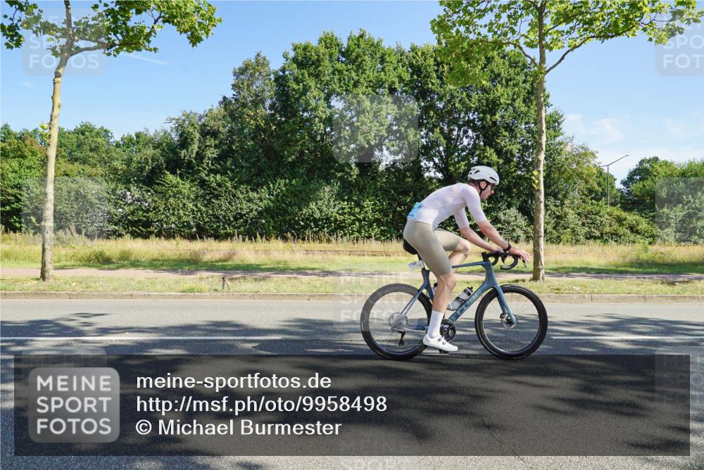 09.08.2026 - GEWOBA Citytriathlon Bremen Michael Burmester http://msf.ph/oto/9958498 09.08.2026 10:50:46 Radfahren 1, 7, 83, 137, 167, 313, 337, 370, 470, 481, 482, 486, 526, 532 meine-sportfotos.de