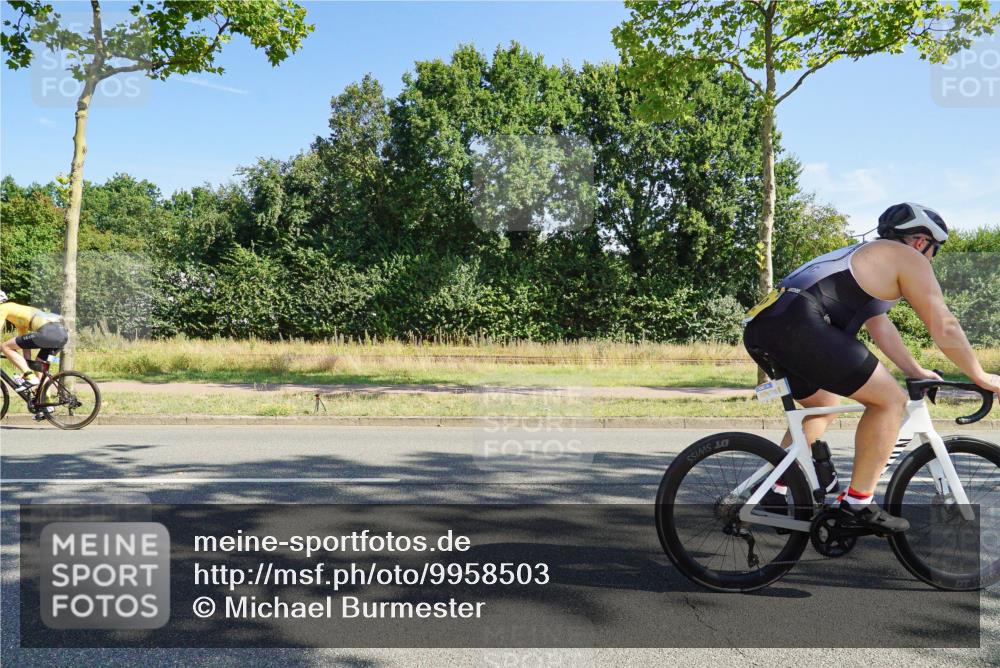 09.08.2026 - GEWOBA Citytriathlon Bremen Michael Burmester http://msf.ph/oto/9958503 09.08.2026 10:50:58 Radfahren 137, 167, 173, 313, 330, 344, 370, 452, 453, 493, 503, 526 meine-sportfotos.de