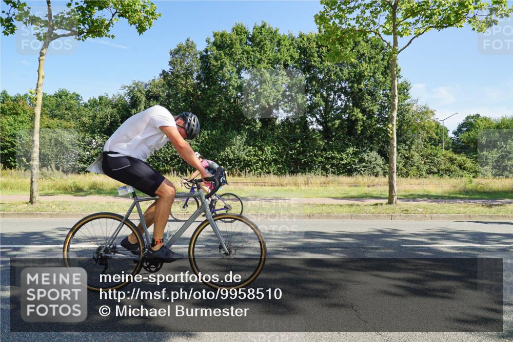 09.08.2026 - GEWOBA Citytriathlon Bremen Michael Burmester http://msf.ph/oto/9958510 09.08.2026 10:51:06 Radfahren 173, 311, 330, 344, 370, 452, 453, 493, 500, 503 meine-sportfotos.de