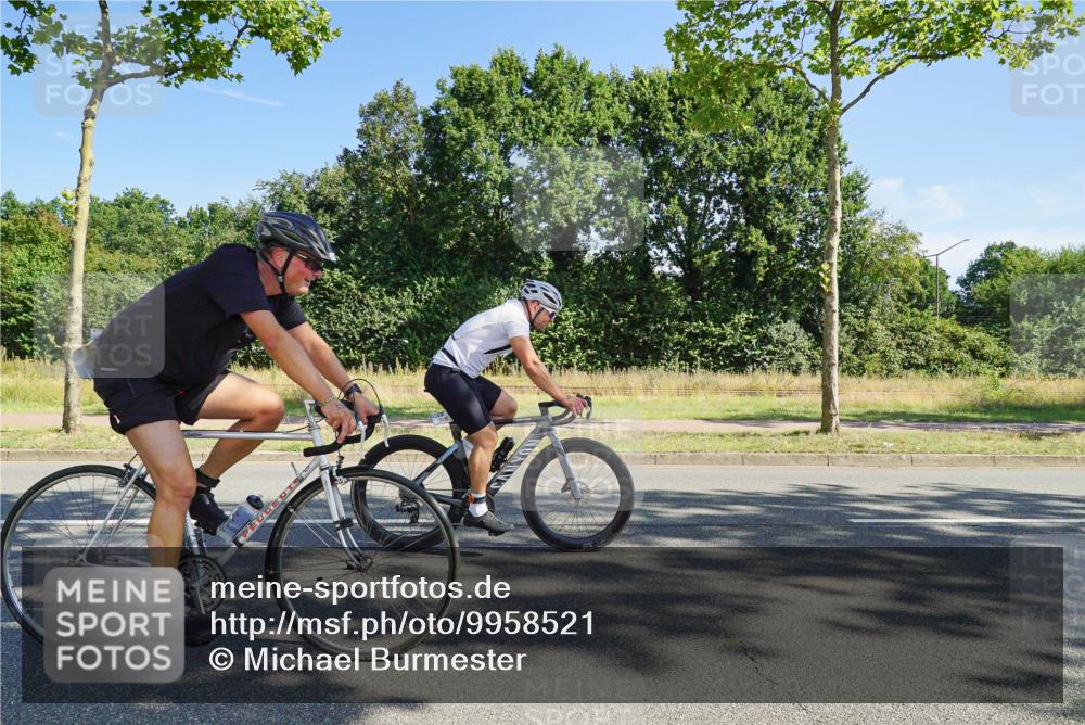 09.08.2026 - GEWOBA Citytriathlon Bremen Michael Burmester http://msf.ph/oto/9958521 09.08.2026 10:51:27 Radfahren 57, 99, 324, 397, 456 meine-sportfotos.de