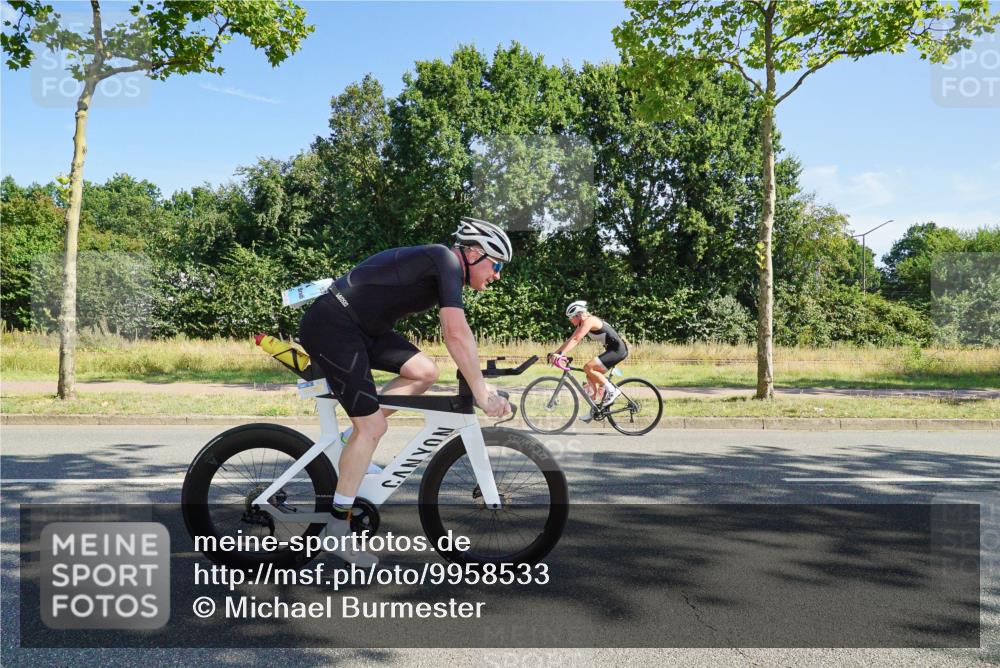 09.08.2026 - GEWOBA Citytriathlon Bremen Michael Burmester http://msf.ph/oto/9958533 09.08.2026 10:52:03 Radfahren 15, 141, 448, 455, 483, 484, 515 meine-sportfotos.de