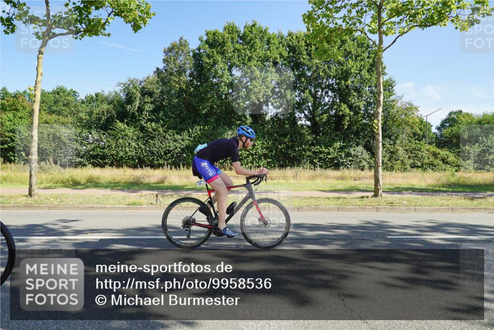 09.08.2026 - GEWOBA Citytriathlon Bremen Michael Burmester http://msf.ph/oto/9958536 09.08.2026 10:52:11 Radfahren 15, 43, 141, 374, 483 meine-sportfotos.de
