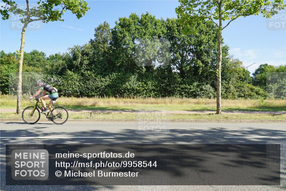 09.08.2026 - GEWOBA Citytriathlon Bremen Michael Burmester http://msf.ph/oto/9958544 09.08.2026 10:52:31 Radfahren 443, 510 meine-sportfotos.de
