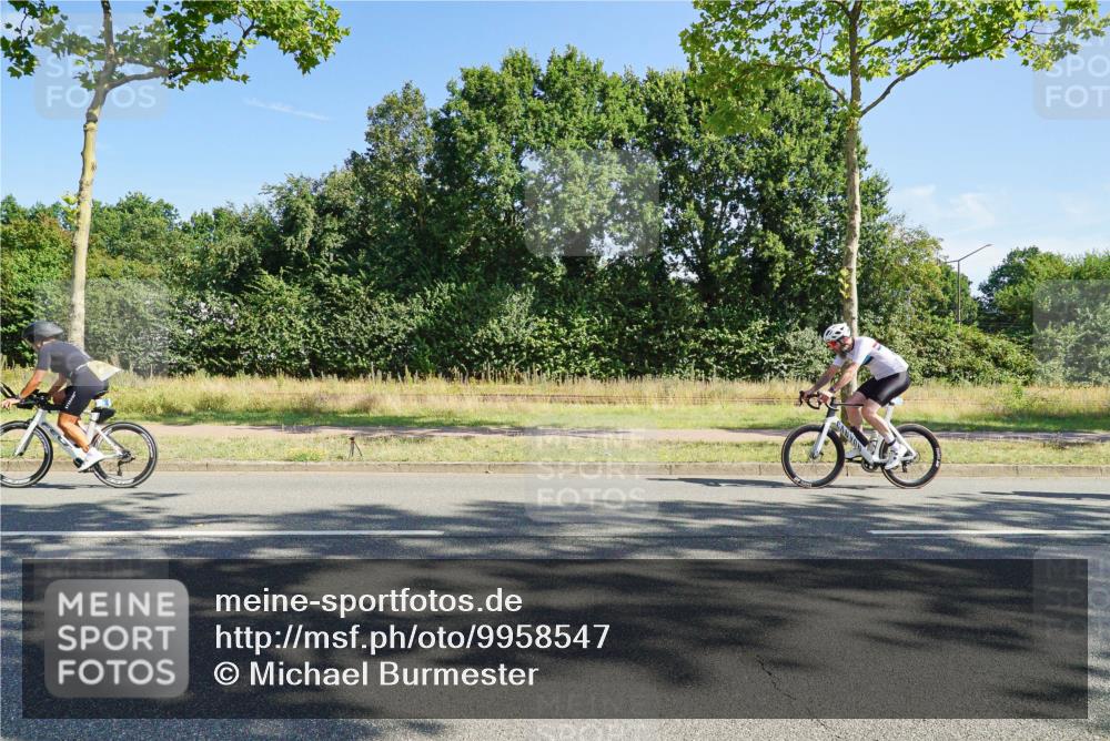 09.08.2026 - GEWOBA Citytriathlon Bremen Michael Burmester http://msf.ph/oto/9958547 09.08.2026 10:52:40 Radfahren 181, 305, 510 meine-sportfotos.de