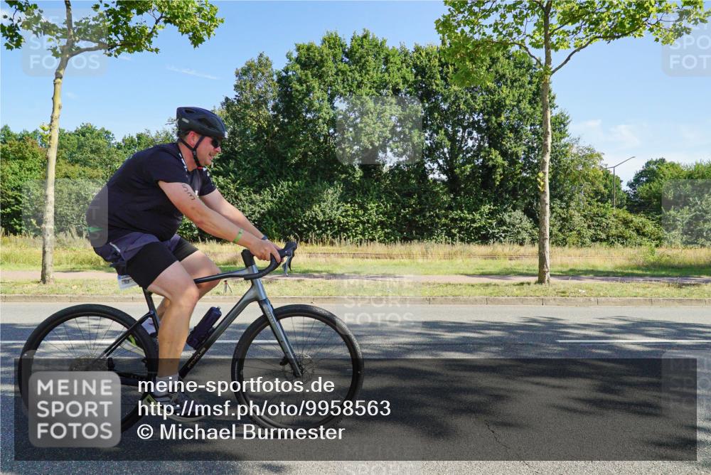 09.08.2026 - GEWOBA Citytriathlon Bremen Michael Burmester http://msf.ph/oto/9958563 09.08.2026 10:53:07 Radfahren 23, 29, 175, 233, 241, 353 meine-sportfotos.de