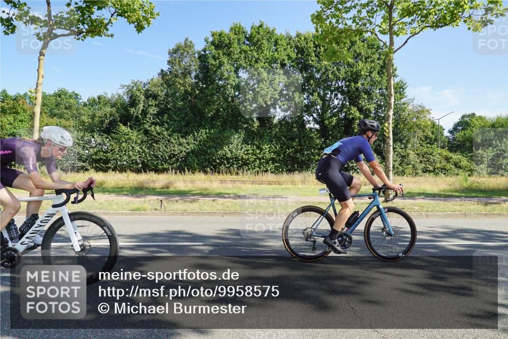09.08.2026 - GEWOBA Citytriathlon Bremen Michael Burmester http://msf.ph/oto/9958575 09.08.2026 10:53:33 Radfahren 3, 19, 21, 107, 139, 151, 179, 423, 433, 439, 461, 477, 495 meine-sportfotos.de