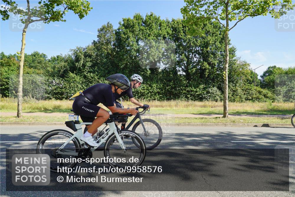 09.08.2026 - GEWOBA Citytriathlon Bremen Michael Burmester http://msf.ph/oto/9958576 09.08.2026 10:53:34 Radfahren 3, 19, 21, 107, 139, 151, 179, 423, 433, 439, 461, 477, 495 meine-sportfotos.de