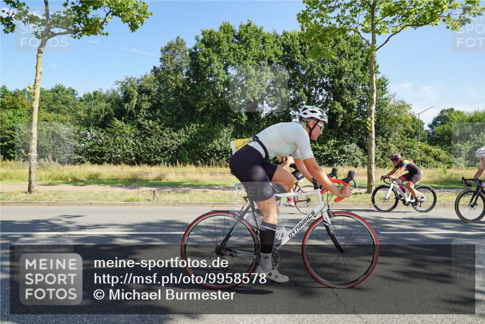 09.08.2026 - GEWOBA Citytriathlon Bremen Michael Burmester http://msf.ph/oto/9958578 09.08.2026 10:53:36 Radfahren 3, 19, 21, 107, 139, 151, 179, 423, 433, 439, 461, 477, 495 meine-sportfotos.de