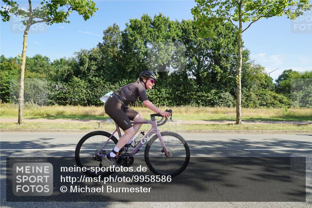 09.08.2026 - GEWOBA Citytriathlon Bremen Michael Burmester http://msf.ph/oto/9958586 09.08.2026 10:53:45 Radfahren 107, 153, 292, 433, 492, 501 meine-sportfotos.de