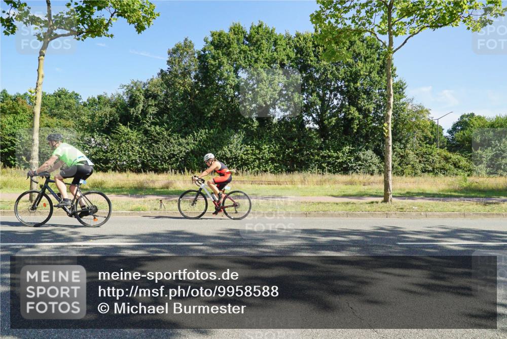 09.08.2026 - GEWOBA Citytriathlon Bremen Michael Burmester http://msf.ph/oto/9958588 09.08.2026 10:53:49 Radfahren 153, 193, 292, 433, 492, 501 meine-sportfotos.de