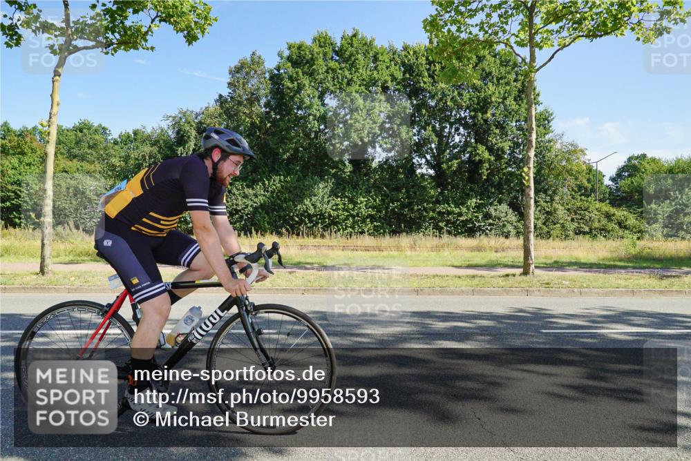 09.08.2026 - GEWOBA Citytriathlon Bremen Michael Burmester http://msf.ph/oto/9958593 09.08.2026 10:53:56 Radfahren 153, 193, 292, 367, 473, 492, 501 meine-sportfotos.de
