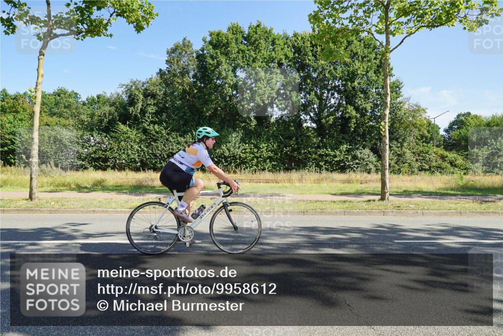 09.08.2026 - GEWOBA Citytriathlon Bremen Michael Burmester http://msf.ph/oto/9958612 09.08.2026 10:54:31 Radfahren 13, 17, 33, 87, 111, 143, 185, 195, 223, 331, 436, 467, 490, 509, 514 meine-sportfotos.de