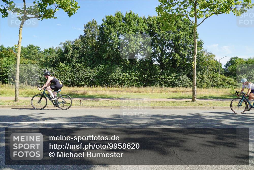 09.08.2026 - GEWOBA Citytriathlon Bremen Michael Burmester http://msf.ph/oto/9958620 09.08.2026 10:54:49 Radfahren 37, 135, 143, 185, 195, 207, 444, 476, 531 meine-sportfotos.de