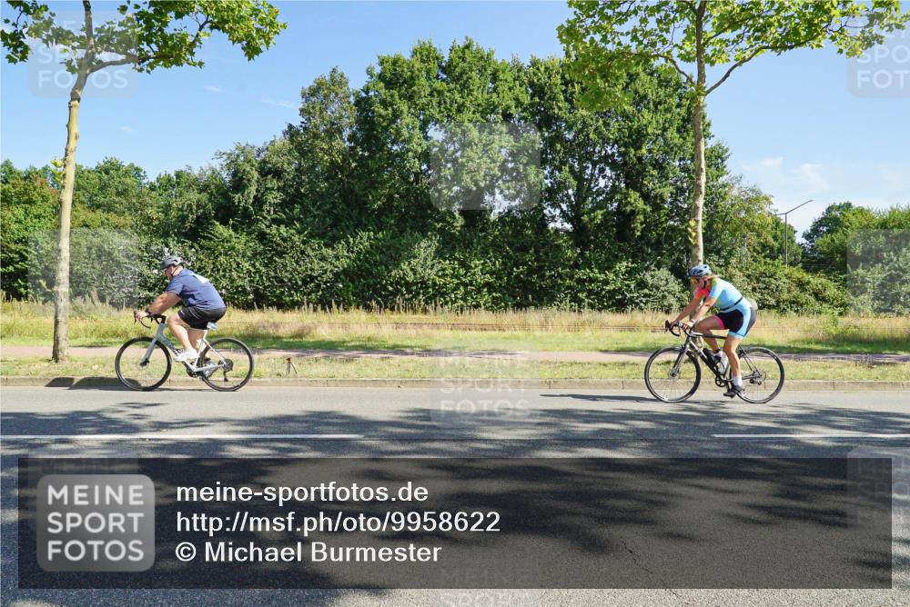 09.08.2026 - GEWOBA Citytriathlon Bremen Michael Burmester http://msf.ph/oto/9958622 09.08.2026 10:54:56 Radfahren 37, 135, 201, 207, 303, 390, 444, 476, 513, 530 meine-sportfotos.de