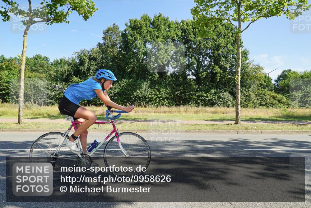 09.08.2026 - GEWOBA Citytriathlon Bremen Michael Burmester http://msf.ph/oto/9958626 09.08.2026 10:55:01 Radfahren 37, 135, 201, 207, 303, 390, 444, 471, 476, 513, 530 meine-sportfotos.de