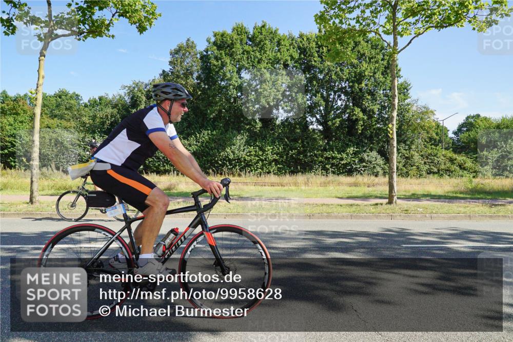 09.08.2026 - GEWOBA Citytriathlon Bremen Michael Burmester http://msf.ph/oto/9958628 09.08.2026 10:55:03 Radfahren 37, 135, 201, 207, 303, 390, 444, 471, 476, 513, 530 meine-sportfotos.de