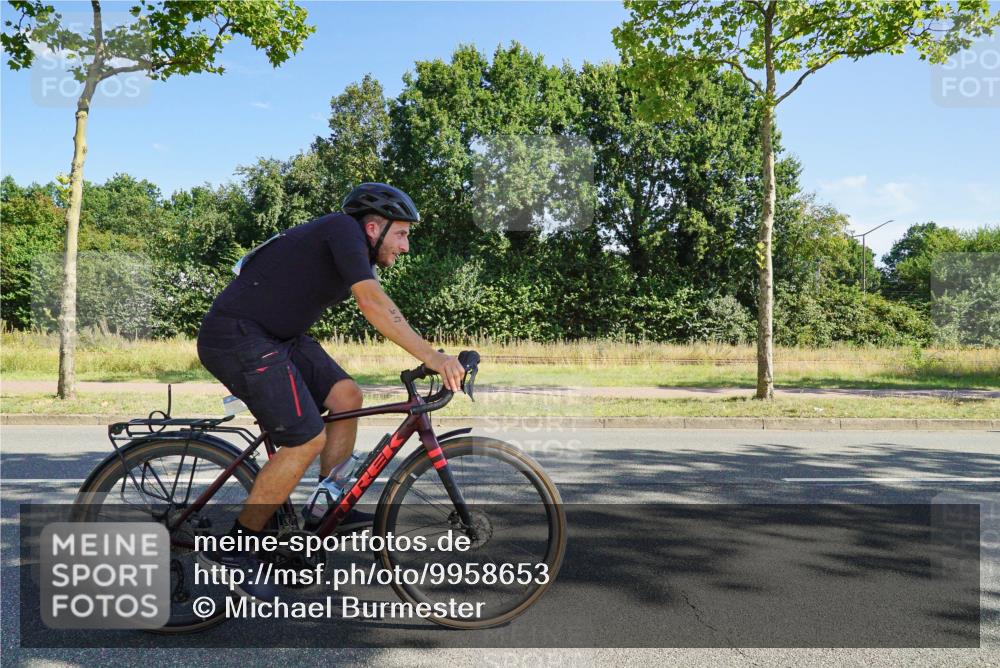 09.08.2026 - GEWOBA Citytriathlon Bremen Michael Burmester http://msf.ph/oto/9958653 09.08.2026 10:55:49 Radfahren 31, 45, 93, 119, 155, 157, 426, 440, 494 meine-sportfotos.de